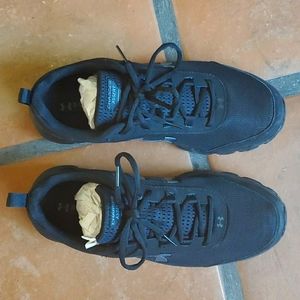 Under Armour Black Tennis Shoes